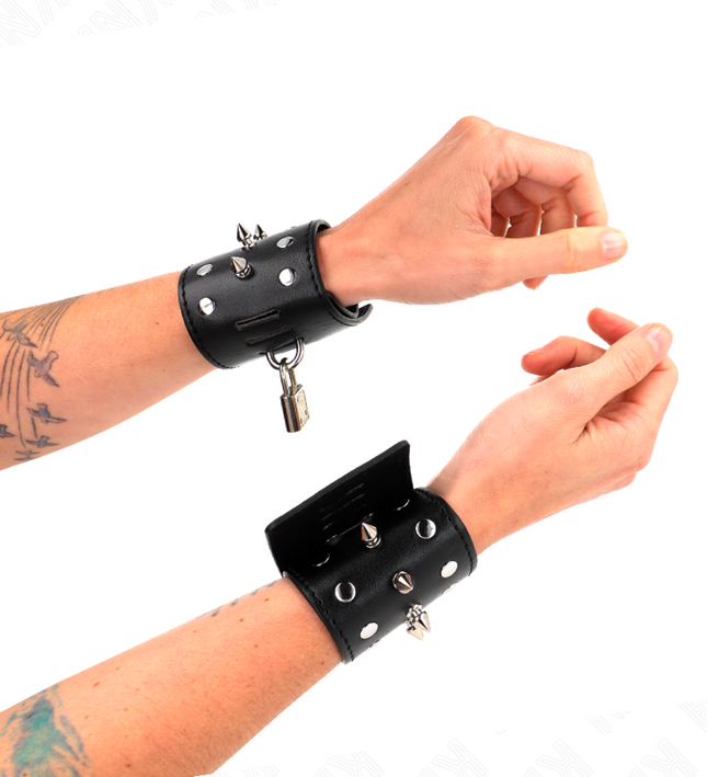 KINK - PUNK WRIST RESTRAINTS WITH SPIKES 25 X 6 CM