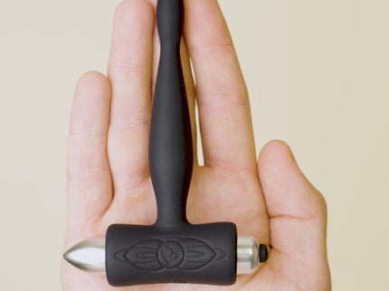 ROCKS- OFF - PETITE SENSATIONS TEAZER ANAL PLUG VIBRATOR BLACK